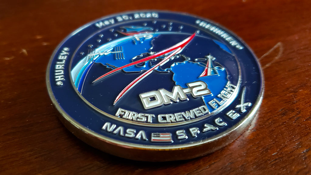 spacex x nasa dm-2 coin front